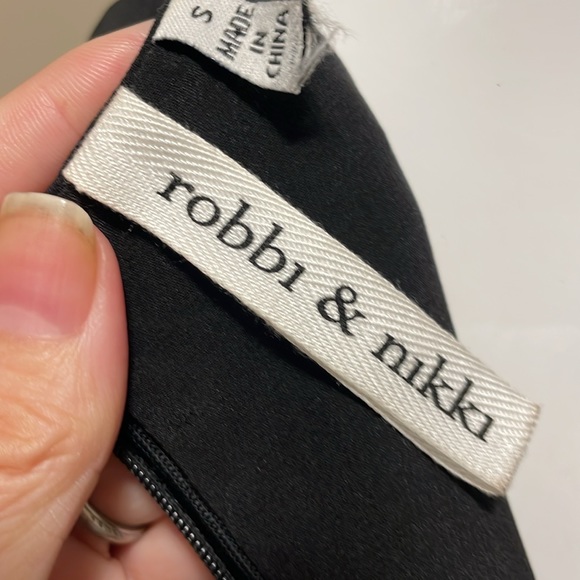 ROBBI & NIKKI byROBERT RODRIGUEZ SILK CHAIN EMBELLISHED RUFFLE FRONT TANK TOP SM - Picture 14 of 16